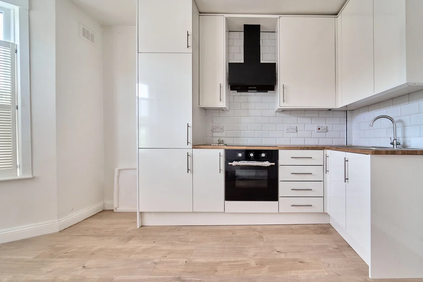 Flat Townsend Road in Greater London