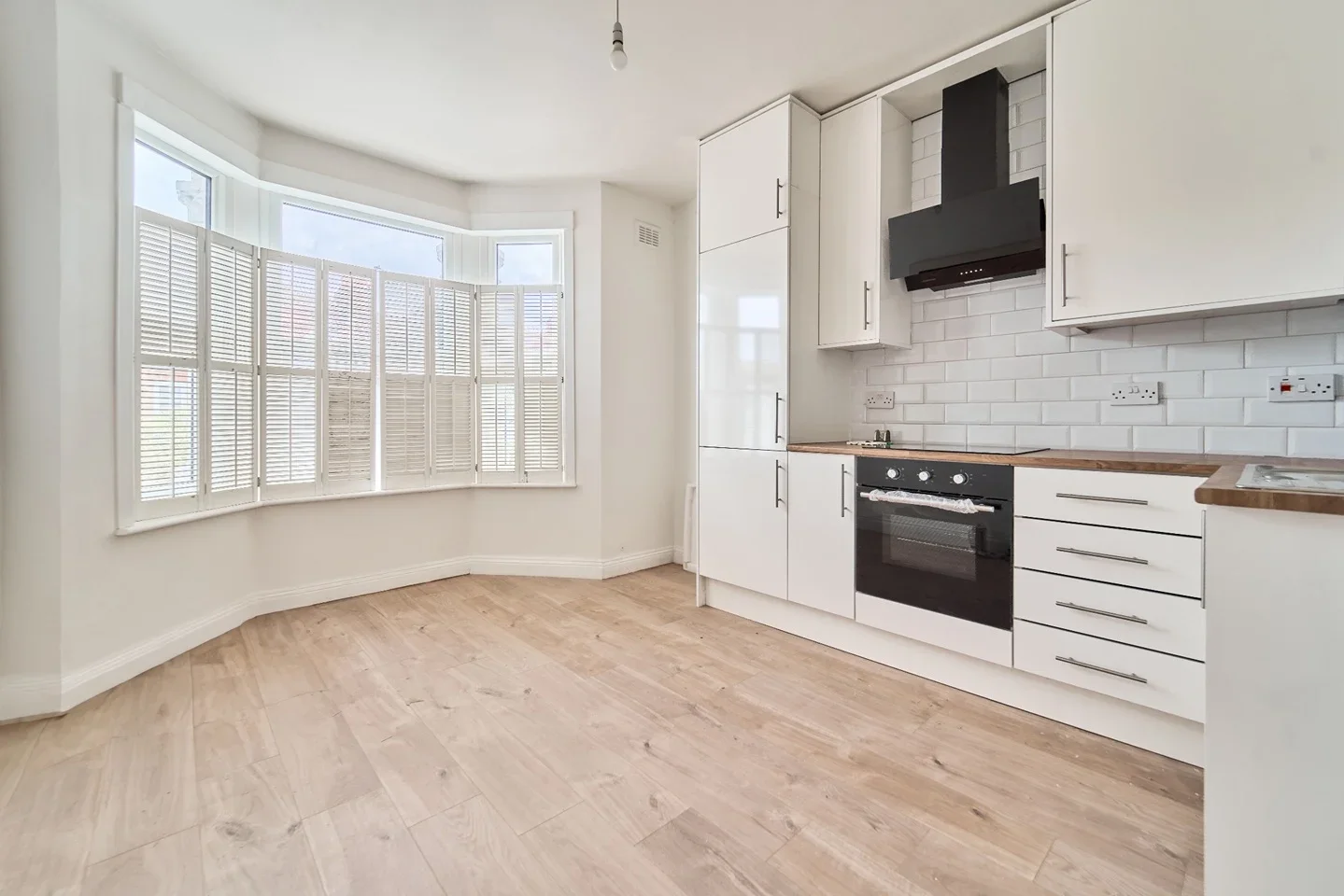 Flat Townsend Road in Greater London