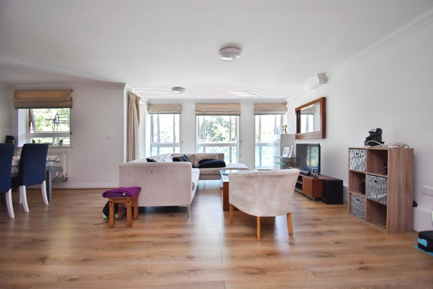 Flat Sparkes Close in Greater London