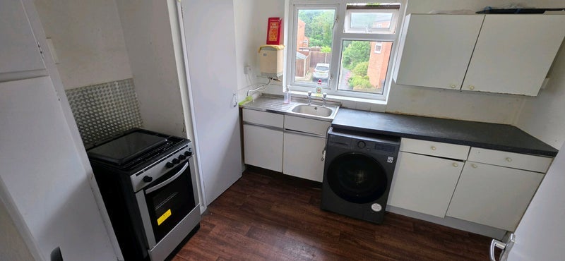 Flat Grange Close in Warwick