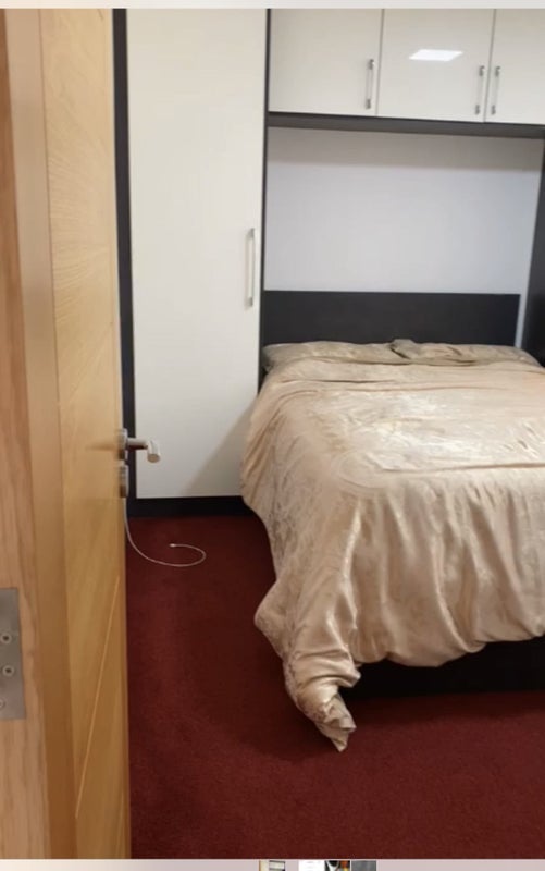 Room Churchill Road in Slough