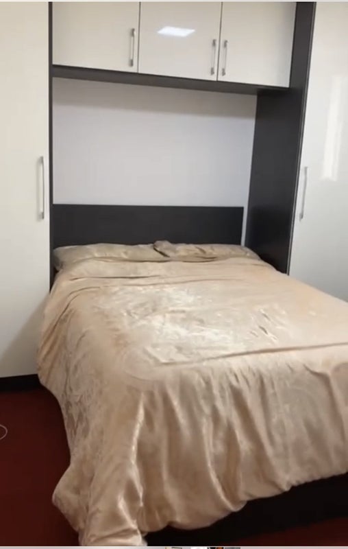Room Churchill Road in Slough