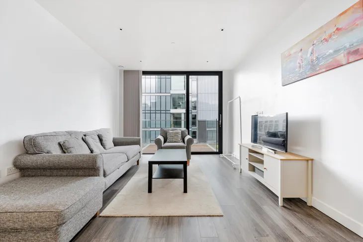 Flat Canter Way in Greater London