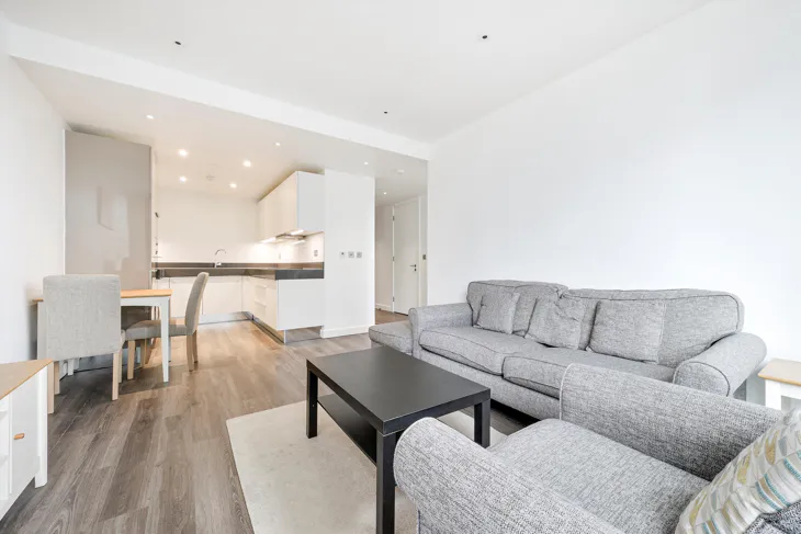 Flat Canter Way in Greater London
