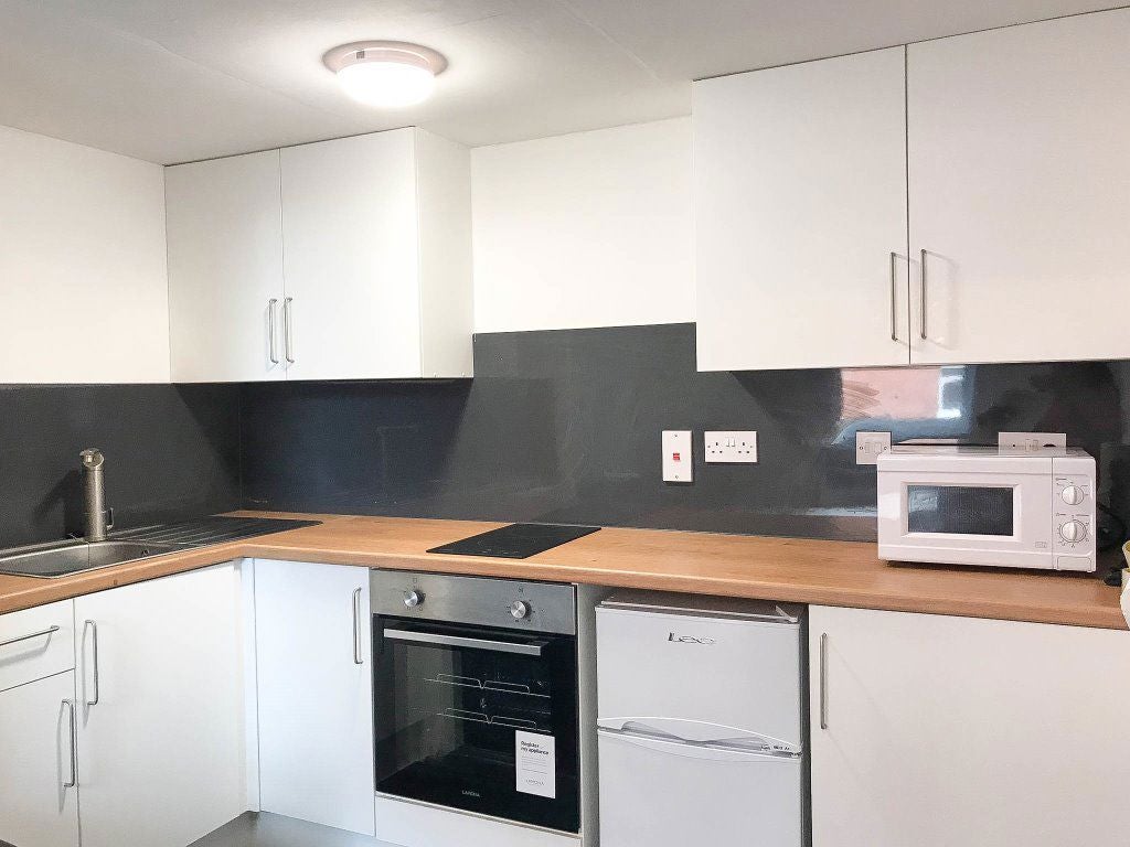 Flat Lower Holyhead Road in Coventry