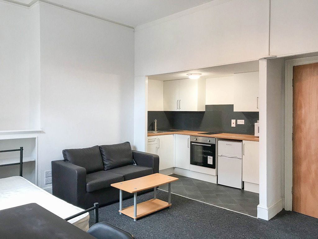 Flat Lower Holyhead Road in Coventry