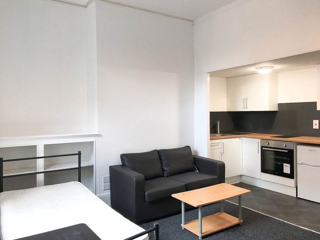 Flat Lower Holyhead Road in Coventry