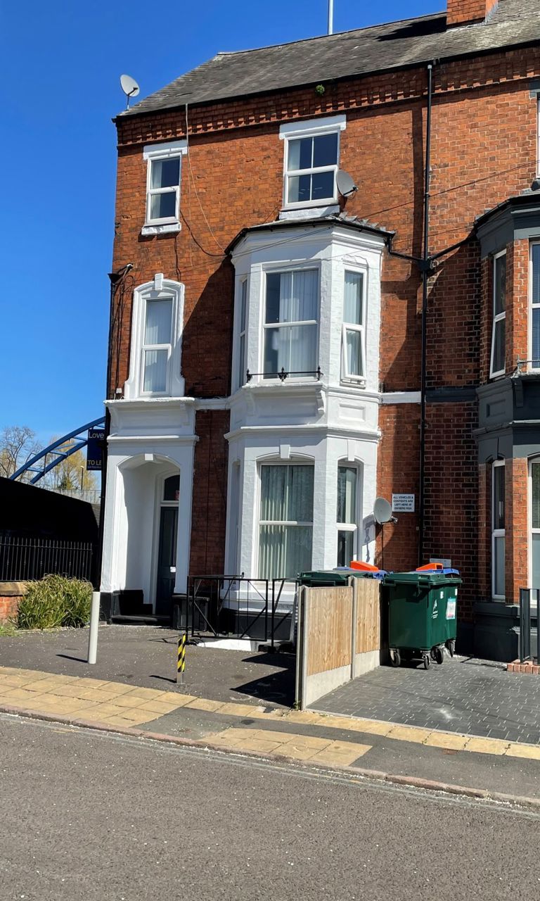 Flat Lower Holyhead Road in Coventry
