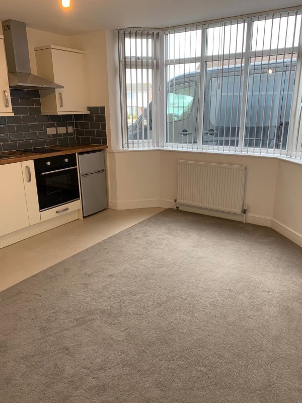 Flat Blandford Road in Poole
