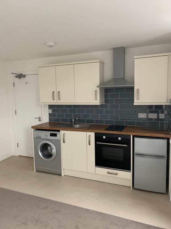 Flat Blandford Road in Poole