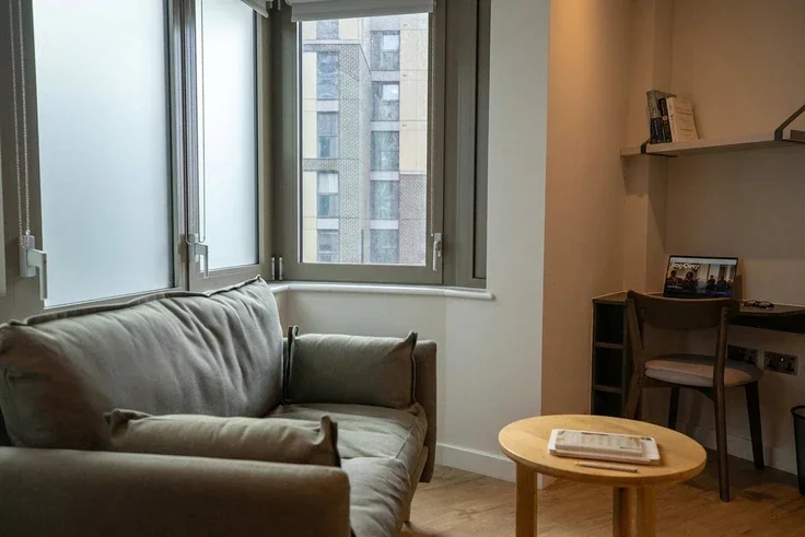 Flat Victoria Road in Greater London