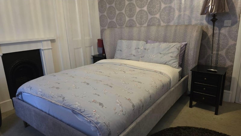 Room Ingledew Road in Greater London