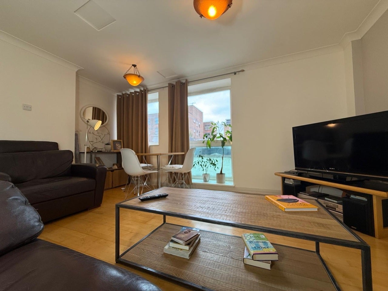 Room Douglas Street in City of Westminster