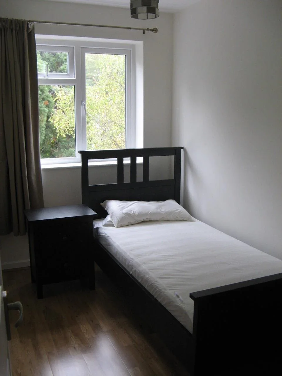 Flat Queen's Road in Greater London
