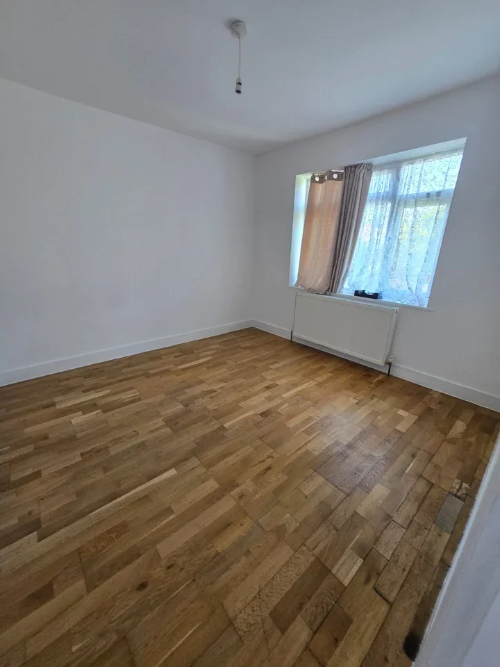 Room Orchard Grove in Greater London