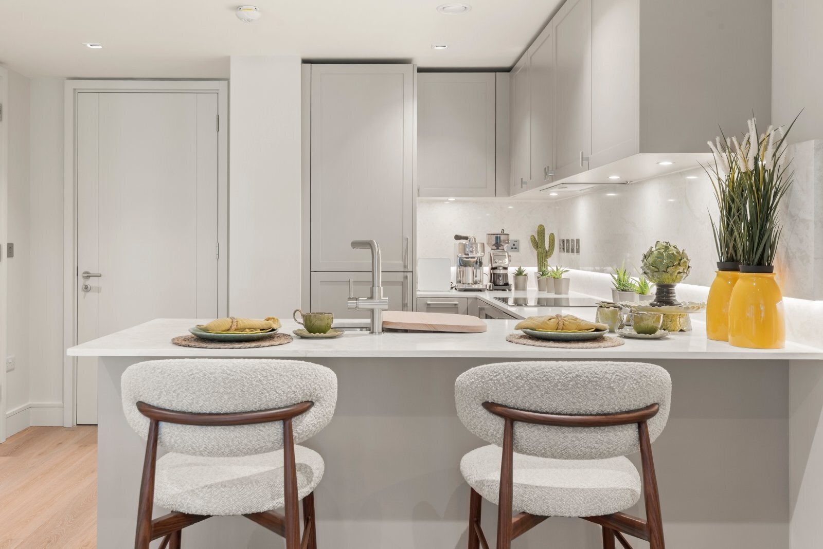 Flat Harrow Road in City of Westminster