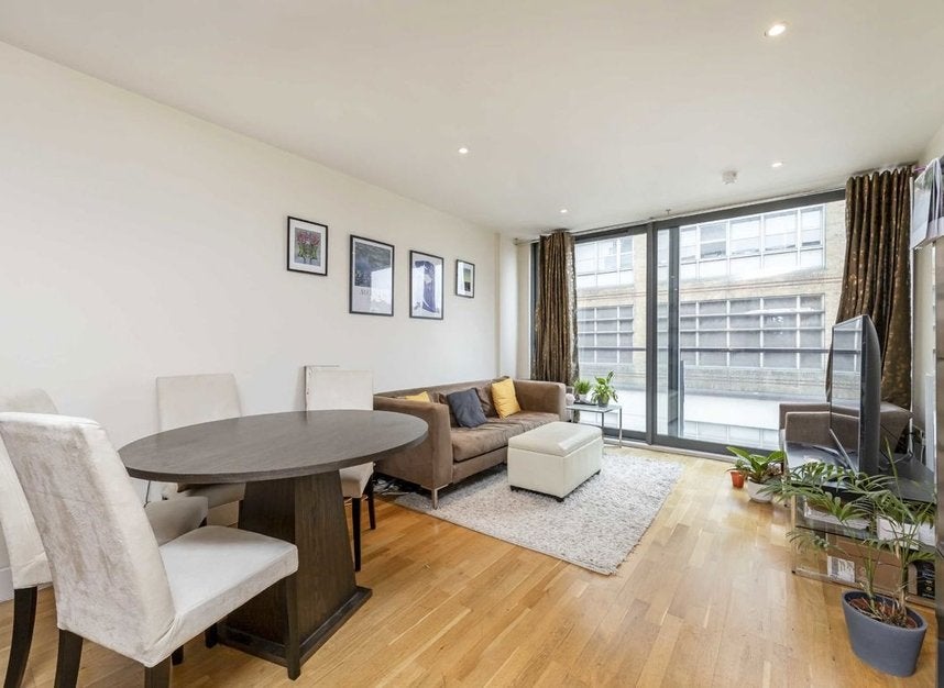 Flat Nightingale Place in Greater London
