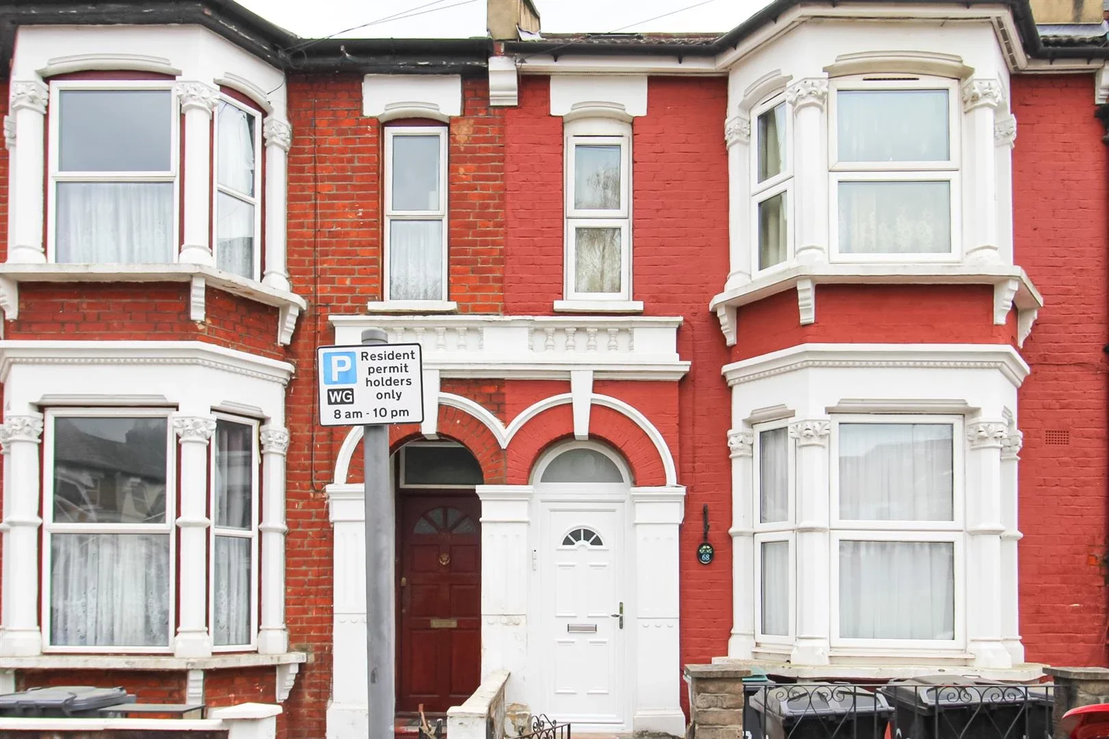 Flat Cranbrook Park in Greater London