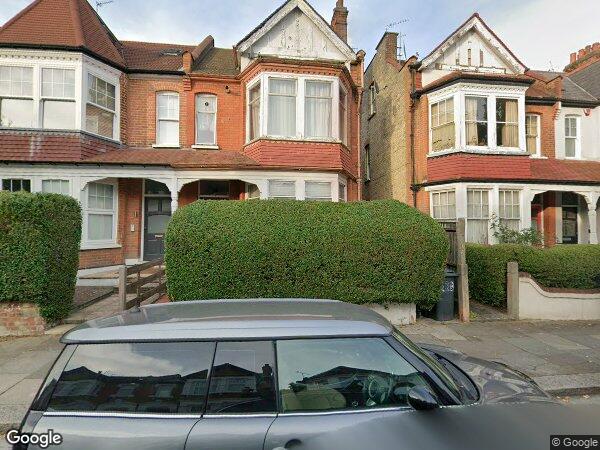 House Princes Avenue in Greater London