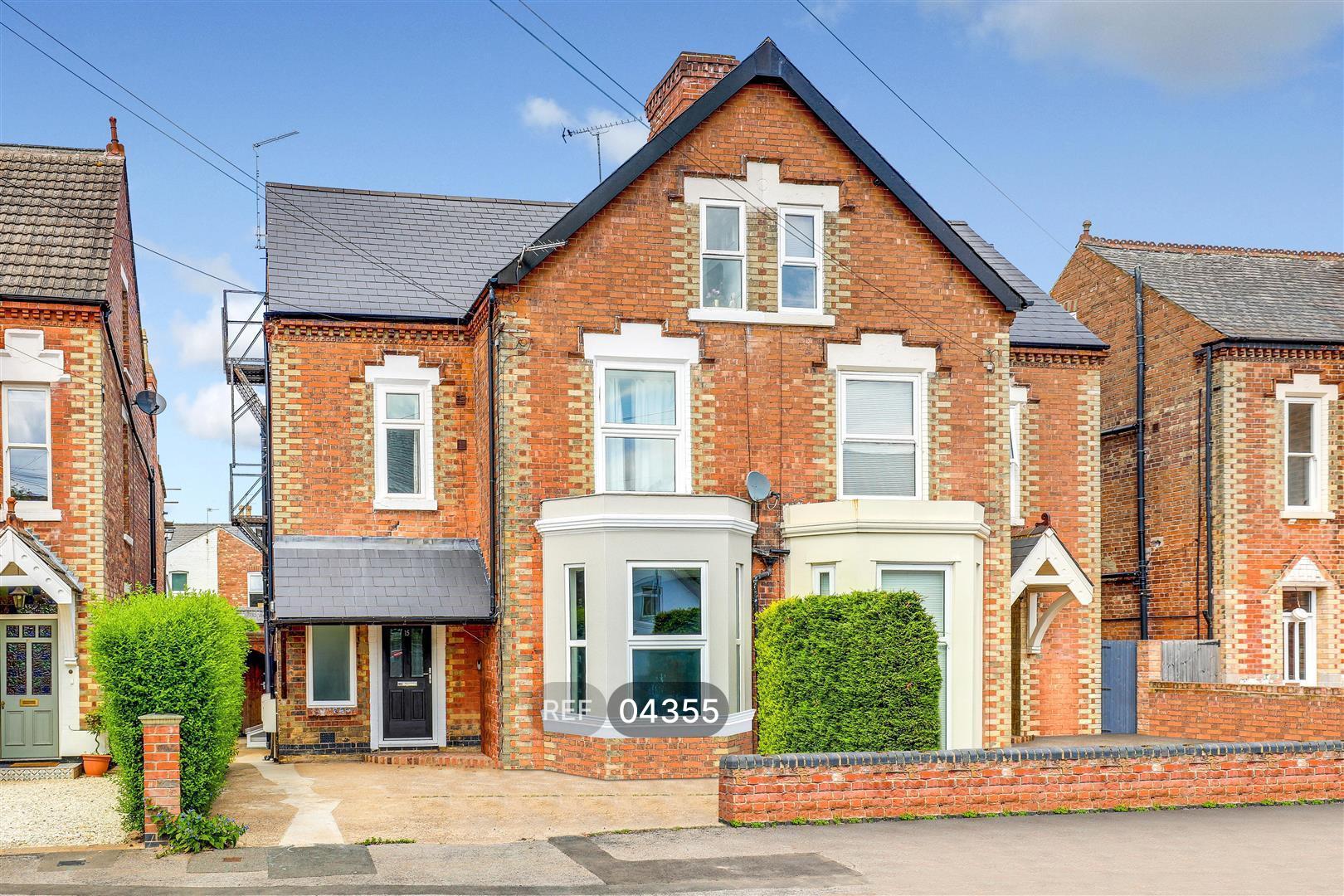 Flat Millicent Road in Nottingham