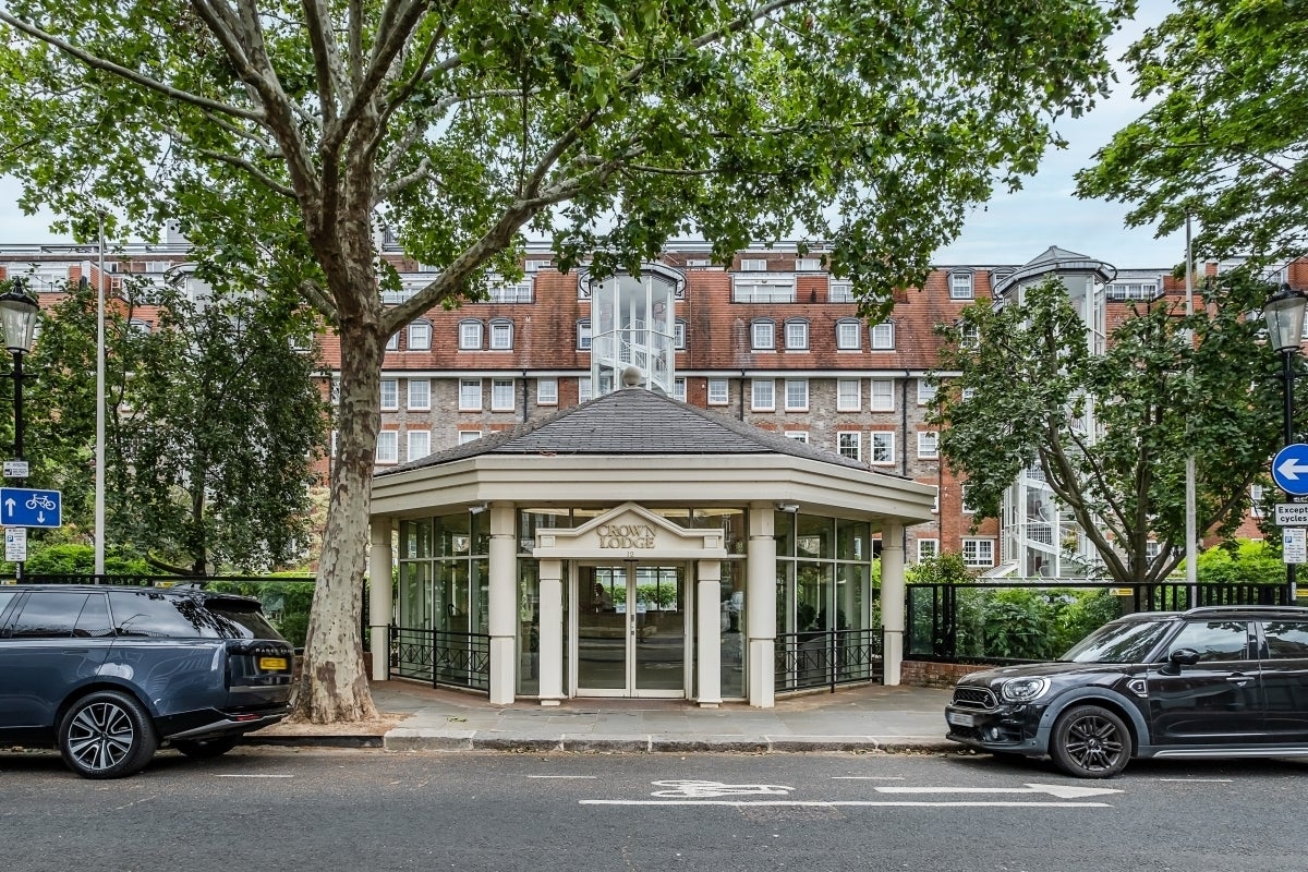 Flat Elystan Street in Greater London