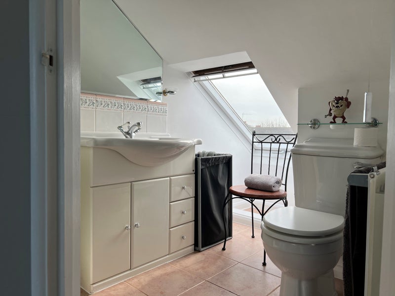 Room Elmfield Road in Greater London