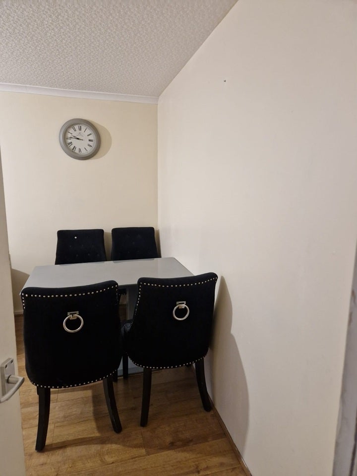 House Crane Close in Greater London