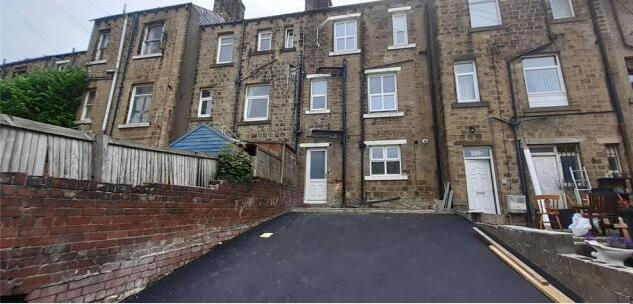 Flat Manchester Road in Kirklees