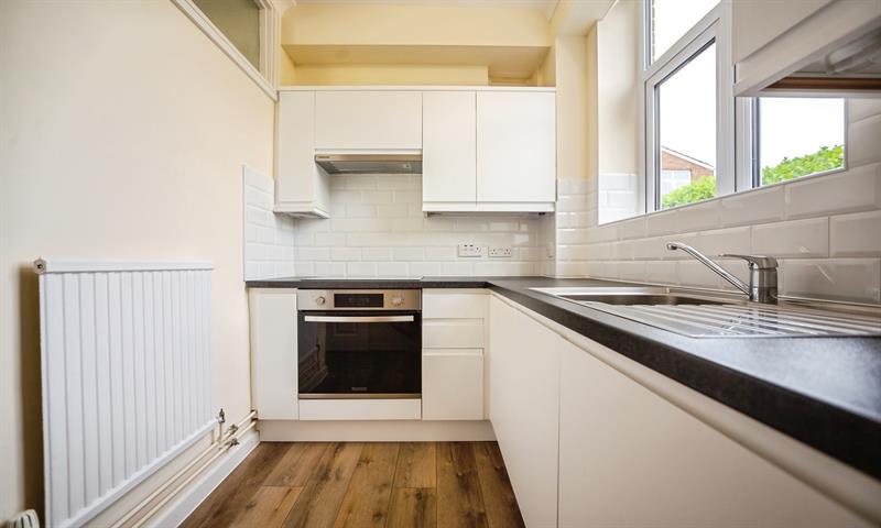 Flat Gorringe Avenue in Sevenoaks