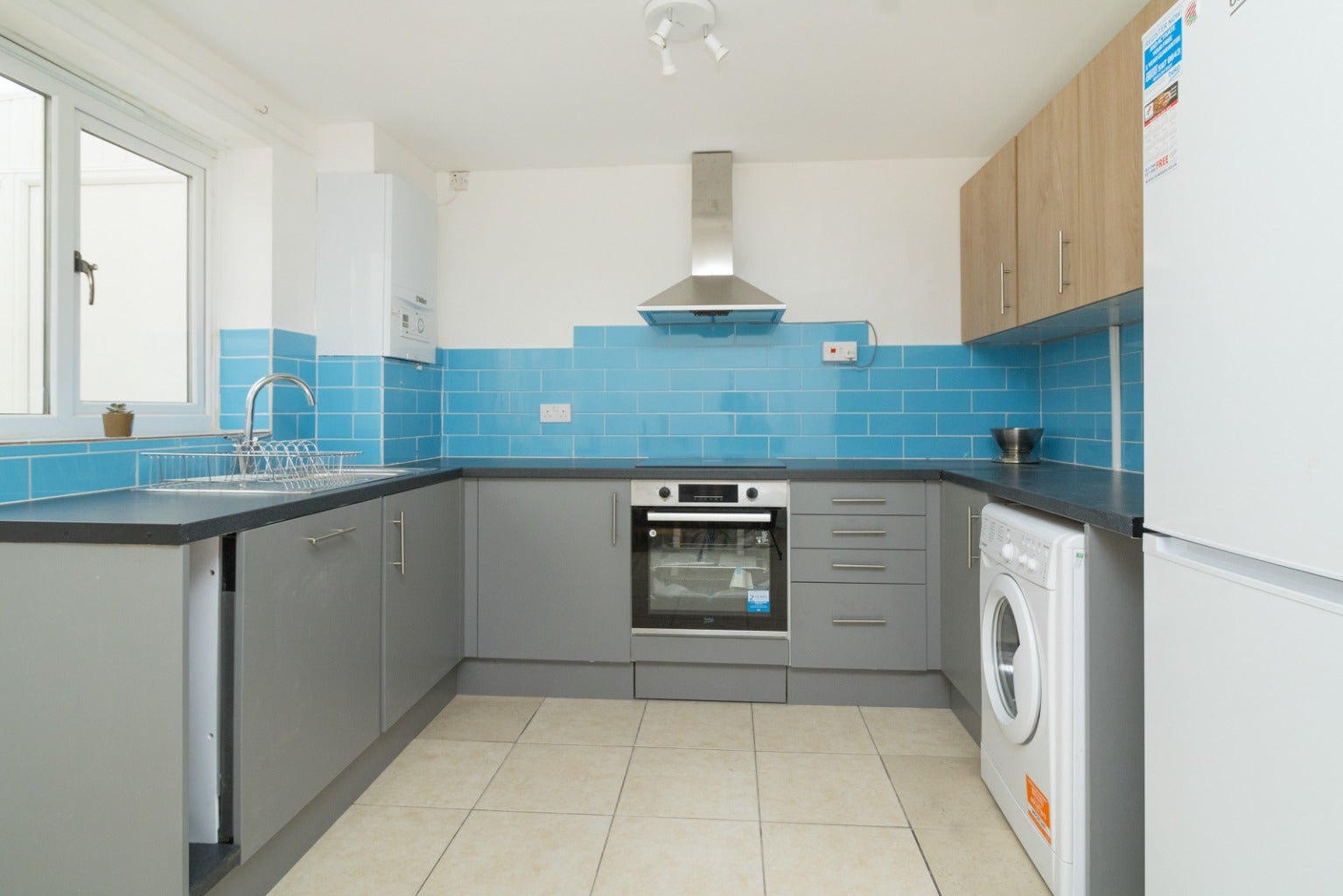 Room Bramshaw Road in Canterbury