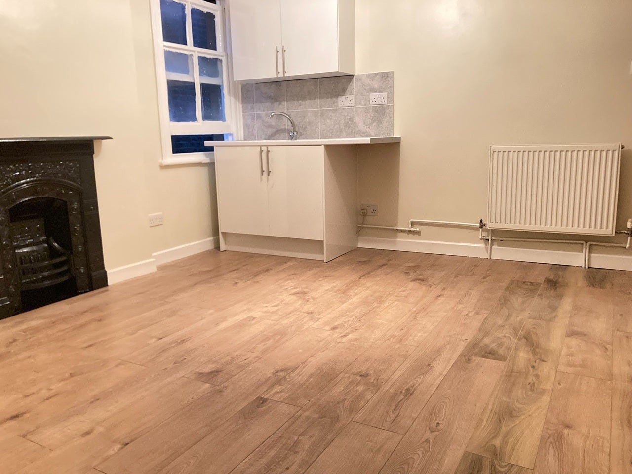 Room Hastings Road in Greater London