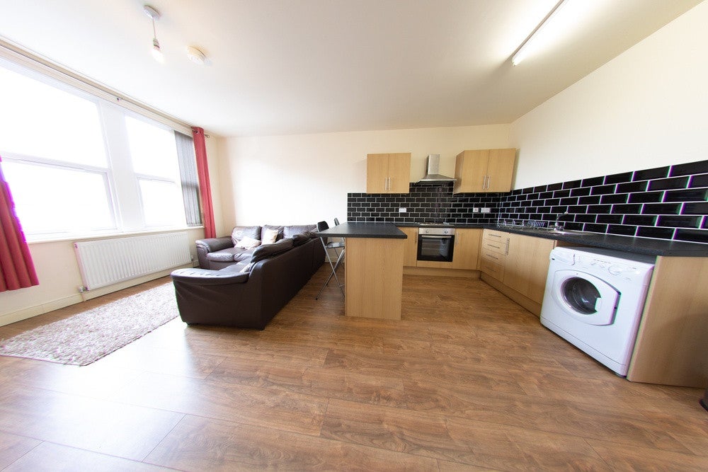 Flat Headingley Lane in Leeds