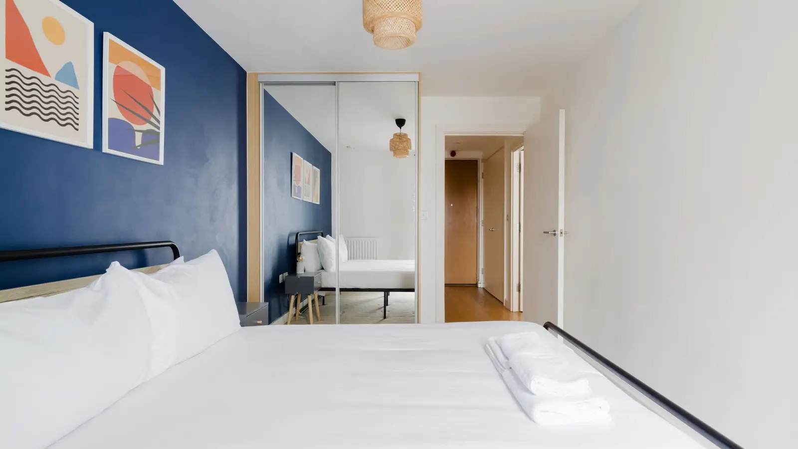 Flat Wiltshire Row in Greater London