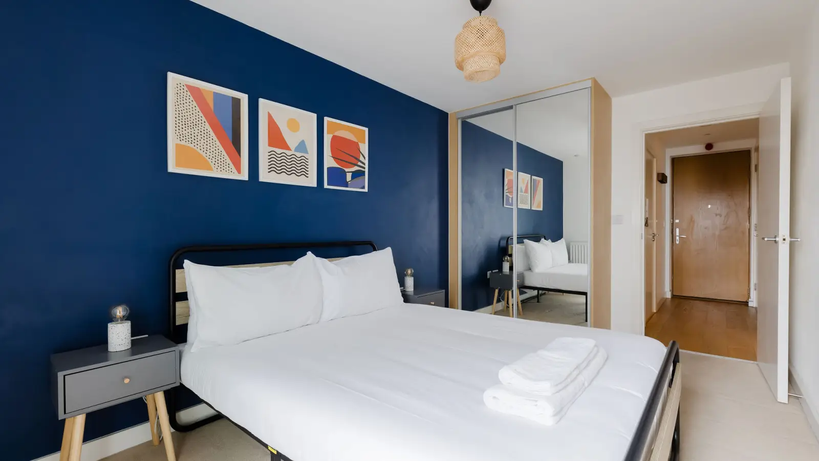 Flat Wiltshire Row in Greater London