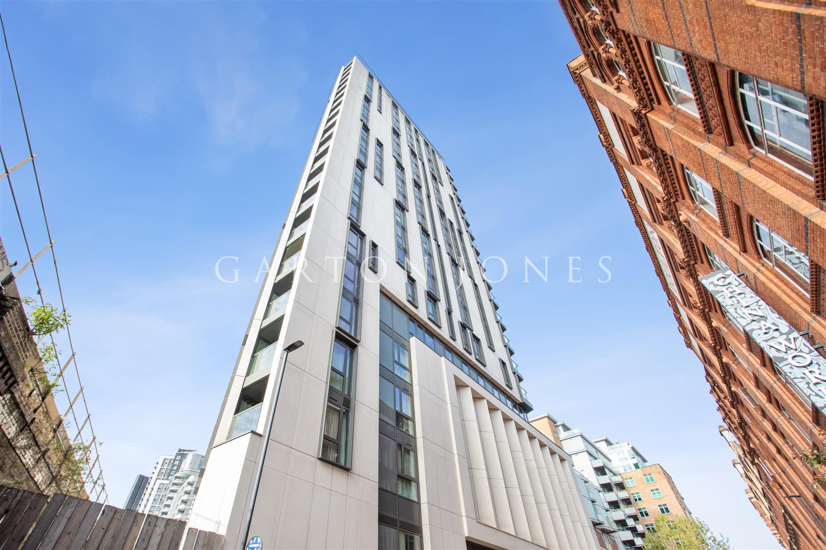Flat Salamanca Place in Greater London