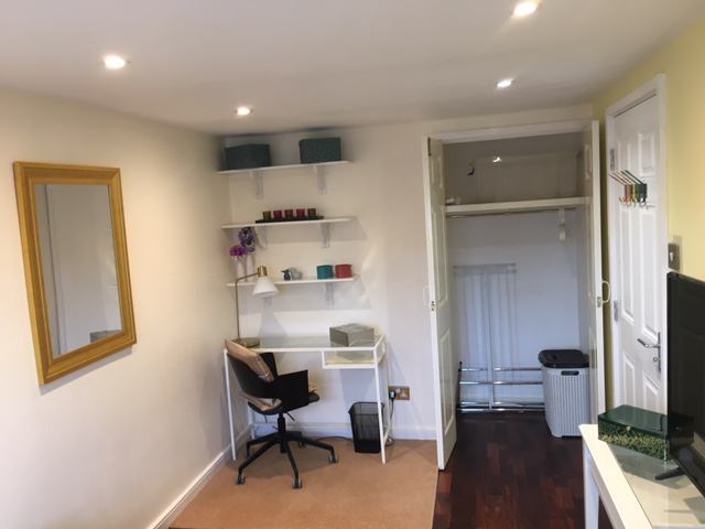 Room Maple Road in Greater London