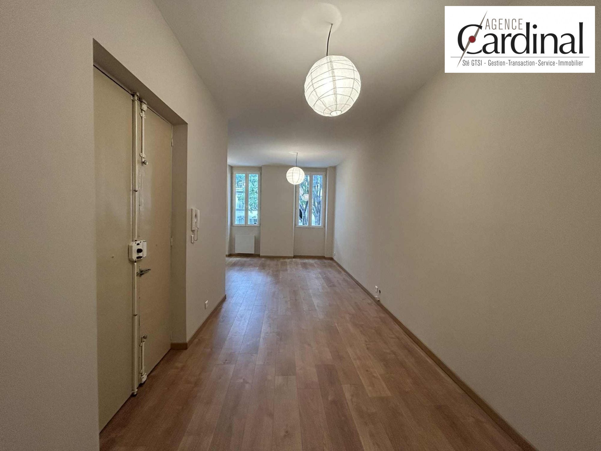Flat Rue Perrin-Solliers in Marseille