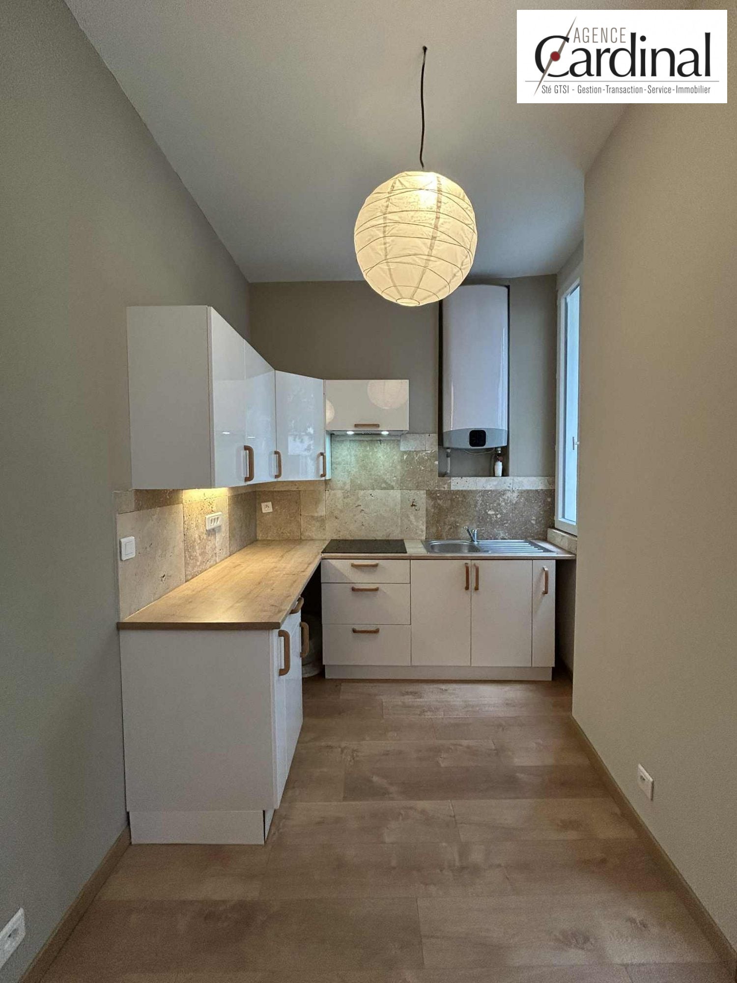 Flat Rue Perrin-Solliers in Marseille