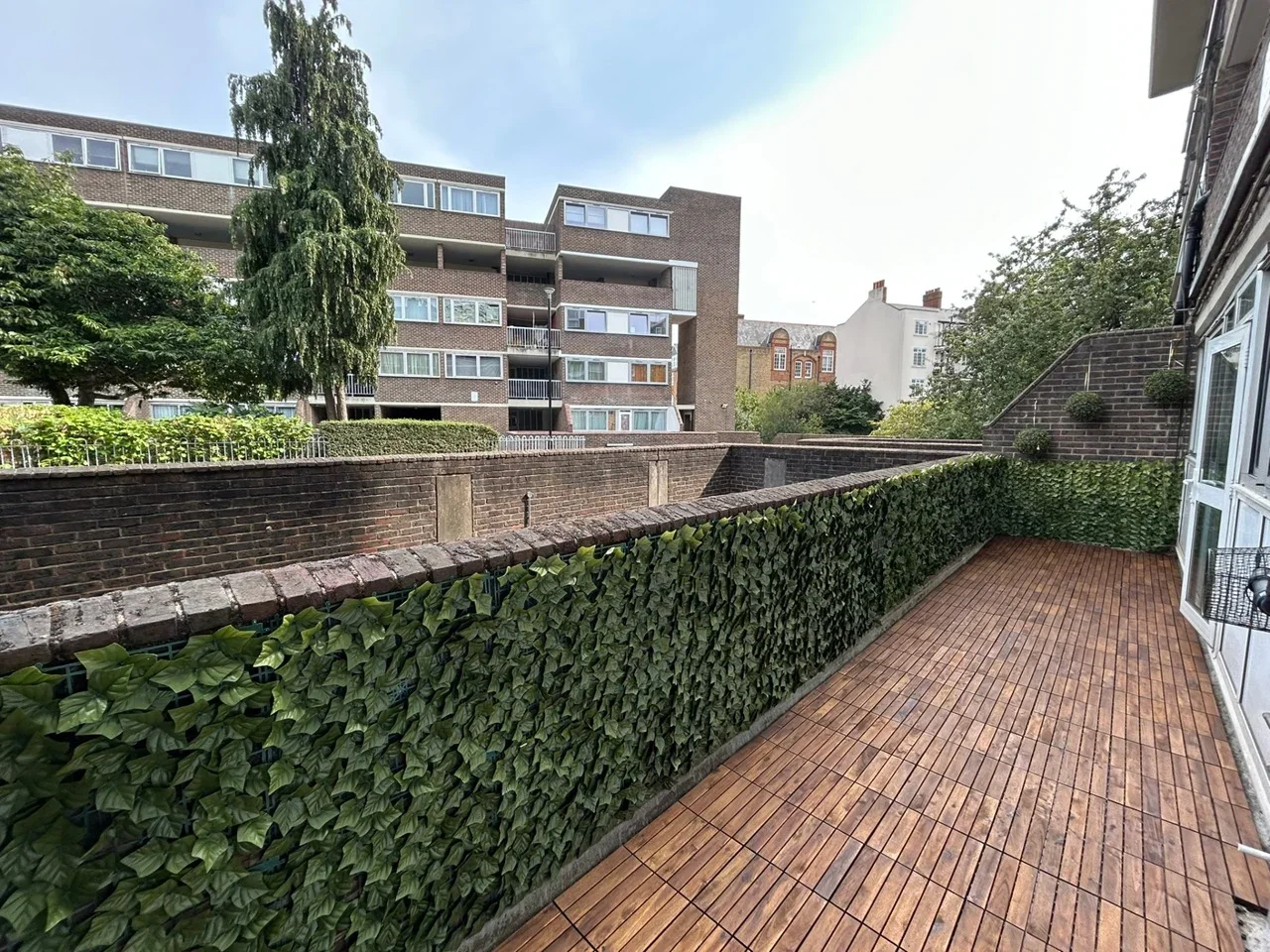 Flat Cyrus Street in Greater London