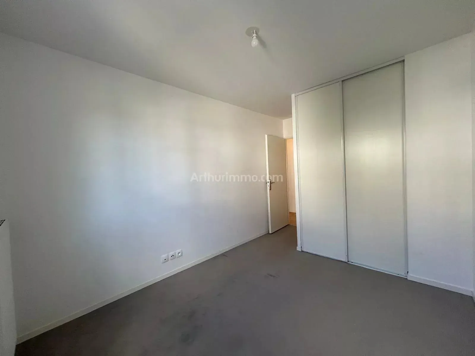 Appartement Avenue Paul Vaillant-Couturier à Paray-Vieille-Poste