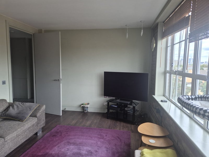 Flat Peckham Grove in Greater London