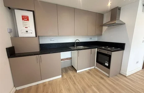 Flat Sutton Lane in Slough