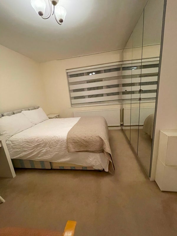 Room Westerham Avenue in Greater London