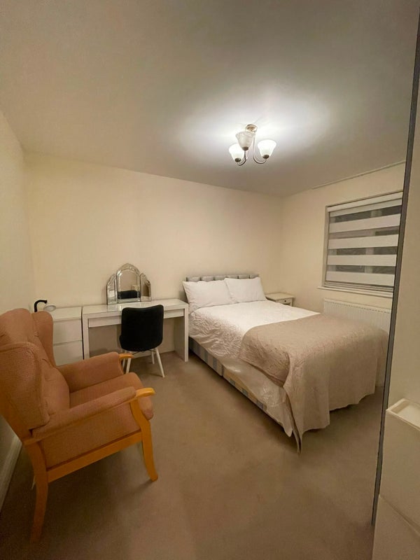 Room Westerham Avenue in Greater London