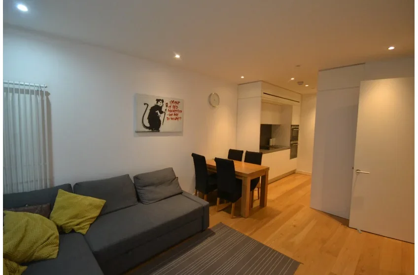 Flat St Stephen Street in City of Edinburgh