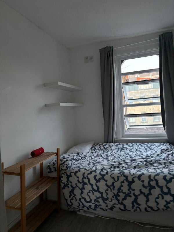 Room Walworth Road in Greater London