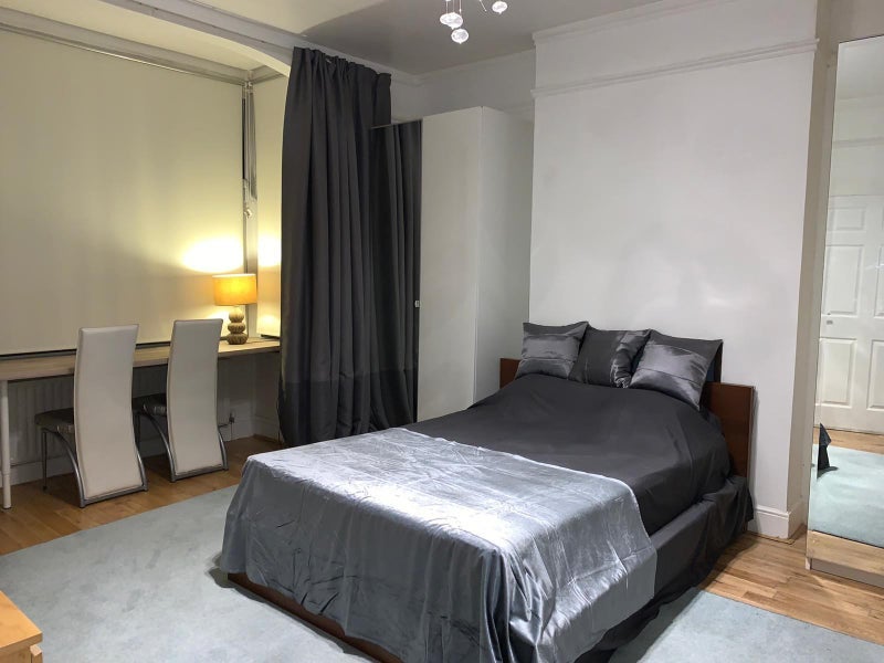Room Wilkinson Way in Greater London