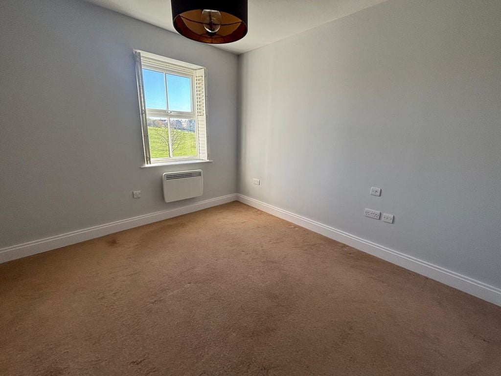 Flat Beaumont Drive in Greater London