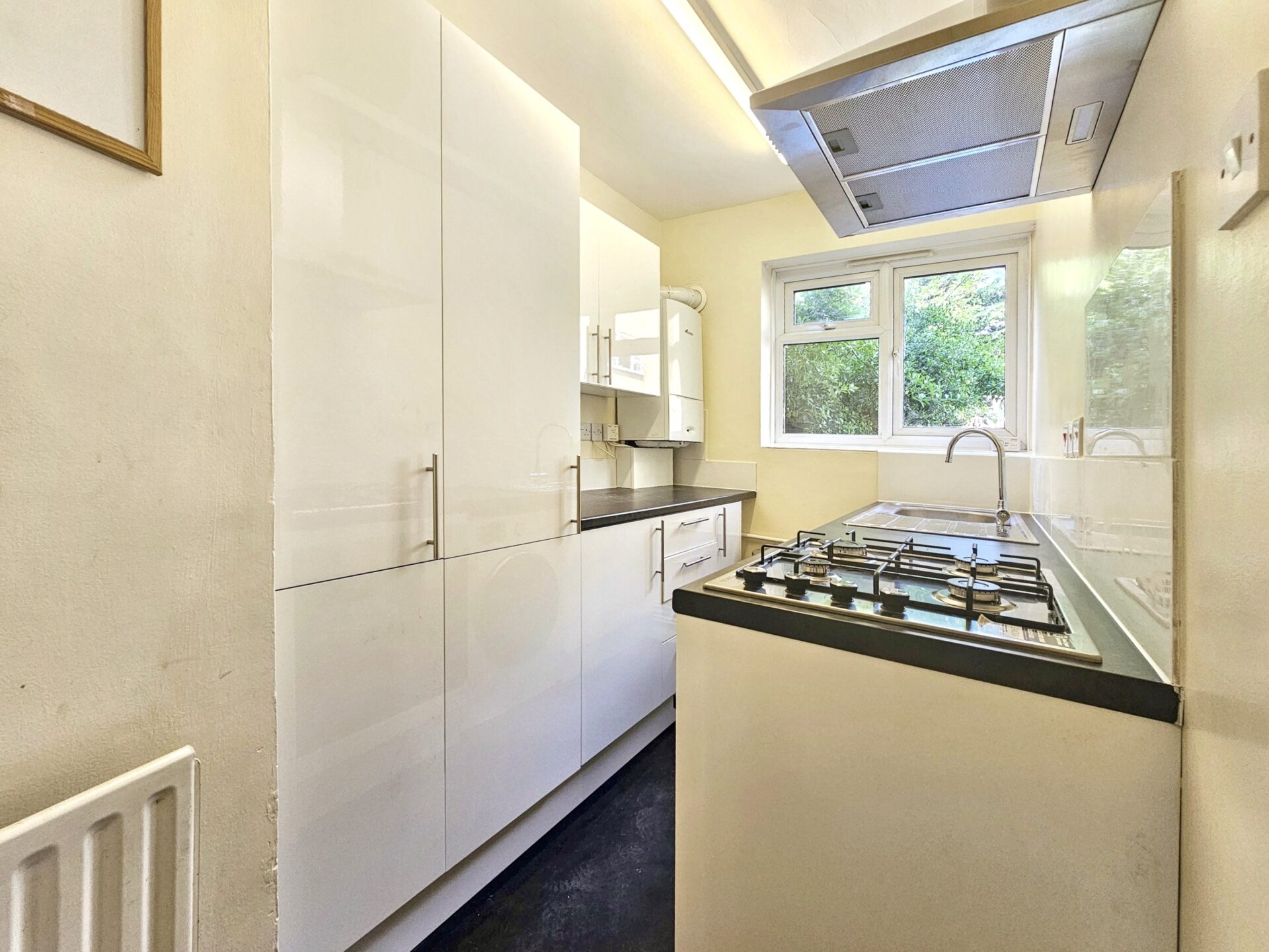 Flat Penrhyn Gardens in Greater London
