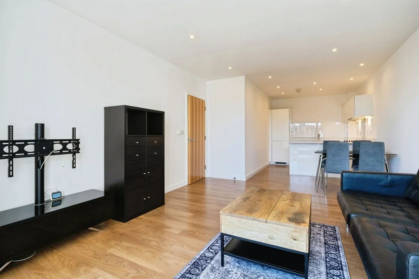 Flat Voysey Square in Greater London